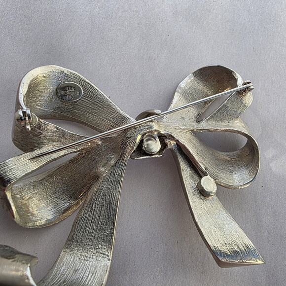 Vintage Large Bow Pin Brooch Designer Signed LES BERNARD Ribbon Silver Tone - Picture 9 of 9
